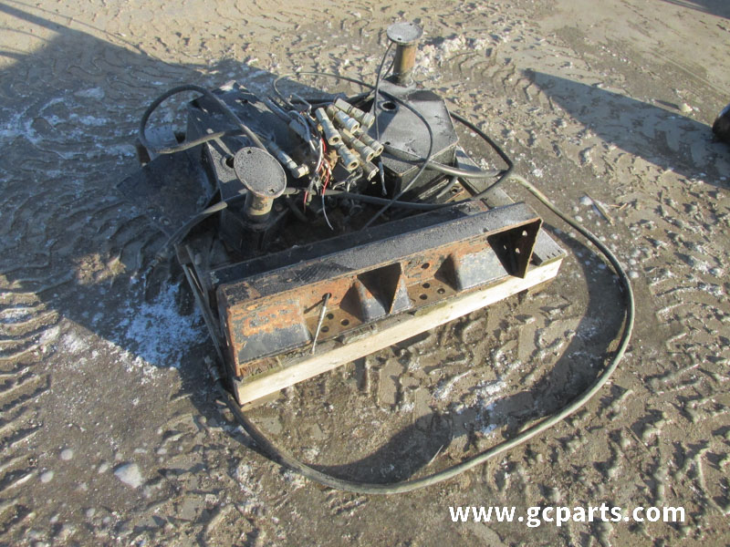 870 LOADER 8FT W/ GRAPPLE